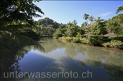 Flussabschnitt beim Minahasa Lagoon Resorts (Manado, Indonesien) - River close to the Minahasa Lagoon Resort (Manado, Indonesia)