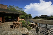 Restaurant des Minahasa Lagoon Resorts (Manado, Indonesien) - Restaurant at the Minahasa Lagoon Resort (Manado, Indonesia)